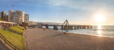 Panoramic view of El Sol Beach and Muelle Vergara at sunset - Vina del Mar, Chile
