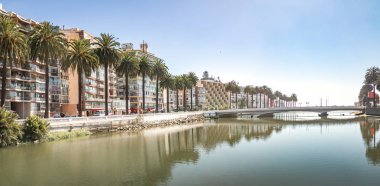 Panoramik Estero Nehri - Vina del Mar, Şili