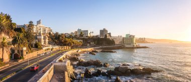 Gün batımında - Vina del Mar, Şili Vina del Mar siluetinin panoramik havadan görünümü