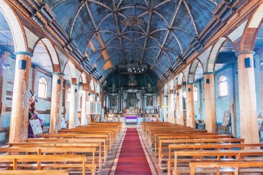 Chiloe, Şili - 28 Şubat 2018: Achao kilise iç - Chiloe Adası, Şili