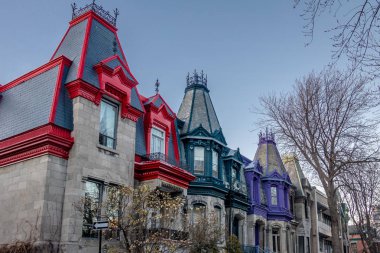 Renkli Victoria evleri Meydanı'nda Saint Louis - Montreal, Queb