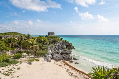 Arka plan - Tulum, Meksika Karayipler kumsalda Tulum Maya harabeleri ile