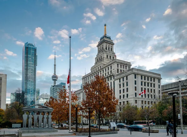 Gebouwen Het Centrum Van Toronto Met Tower Herfst Vegetatio — Stockfoto