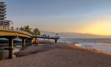 Puerto Vallarta Gezinti Güvertesi Günbatımı - Puerto Vallarta, Jalisco, Meksika