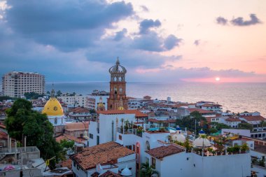 Downtown Puerto Vallarta adlı günbatımı - Puerto Vallarta, Jalisco, M