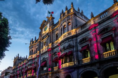 Belediye Sarayı'nda gece - Puebla, Meksika