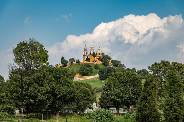 Church Our Lady Remedies Top Cholula Pyramid — Stock fotografie