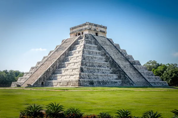 Mayan Temple Pyramid Kukulkan Chichen Itza Yucatan Mexi — Stock Photo, Image
