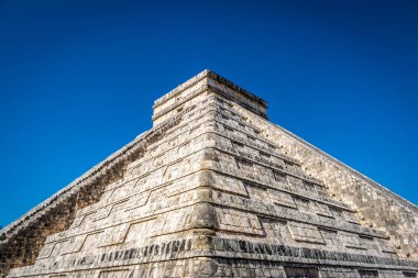 Maya tapınak Piramidi tüylü yılan, - Chichen Itza, Yucatan, Meksika