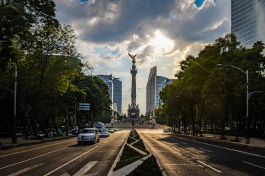 Paseo de La Reforma avenue and Angel of Independence Monument -  clipart