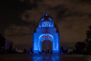 Meksika Devrimi (Monumento la Revoluciön) anıt bir