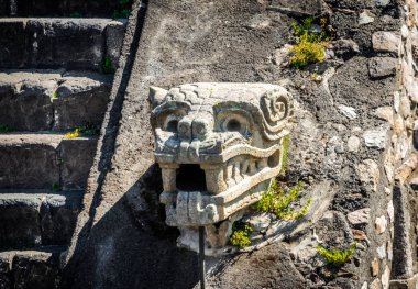 Quetzalcoatl piramit Teotihuacan Harabeleri - M, ayrıntılarını oyma