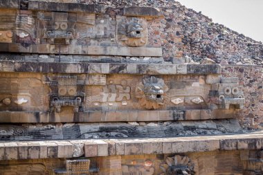 Quetzalcoatl piramit Teotihuacan Harabeleri - M, ayrıntılarını oyma