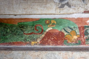 Kuşlar duvara yapılmış resim tapınağın in Teotihuacan Harabeleri - Mexico City, Meksika, Tüylü helezon (Templo de los Caracoles Emplumados) yeşil