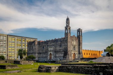 Tlatelolco 'daki Plaza de las Tres Kültür Meydanı (Üç Kültür Meydanı) 
