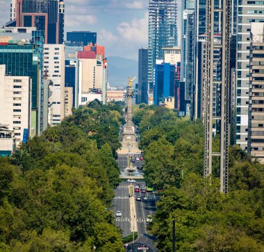 Dan yukarıda Paseo de La Reforma avenue ve Angel Indep göster