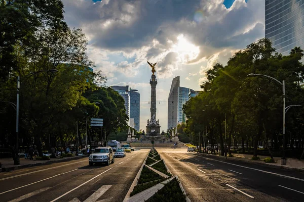 Λεωφόρο Paseo Reforma Και Μνημείο Του Αγγέλου Της Ανεξαρτησίας — Φωτογραφία Αρχείου