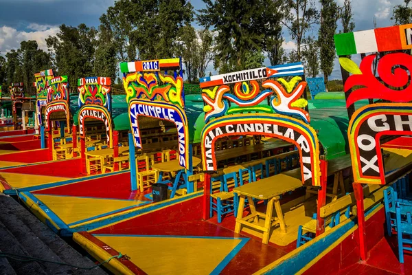 Barcos Mexicanos Coloridos Com Nomes Mulheres Floatin Xochimilco — Fotografia de Stock