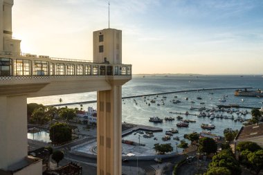 Elevador Lacerda (Lacerda Asansör) gün batımında - Salvador, Bahia, Brezilya