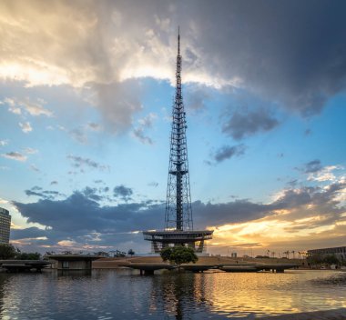 Brasilia Televizyon Kulesi batımında - Brasilia, Distrito Federal, Brezilya