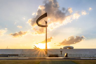 Brasilia, Brezilya - 27 Ağustos 2018: Memorial Jk - Juscelino Kubitschek Memorial gün batımında - Brasilia, Distrito Federal, Brezilya