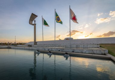 Brasilia, Brezilya - 27 Ağustos 2018: Memorial Jk - Juscelino Kubitschek Memorial gün batımında - Brasilia, Distrito Federal, Brezilya
