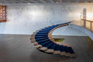 Brasilia, Brezilya - 29 Ağustos 2018: Merdiven giriş salonu Itamaraty Palace iç - Brasilia, Distrito Federal, Brezilya
