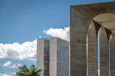 Brasilia, Brezilya - 29 Ağustos 2018: Itamaraty Sarayı ve Ulusal Kongresi detayı - Brasilia, Distrito Federal, Brezilya