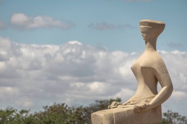 Brasilia, Brezilya - 29 Ağustos 2018: Adalet heykeli önünde Brezilya yüksek mahkeme (üstünlük mahkeme Federal - Stf) - Brasilia, Distrito Federal, Brezilya