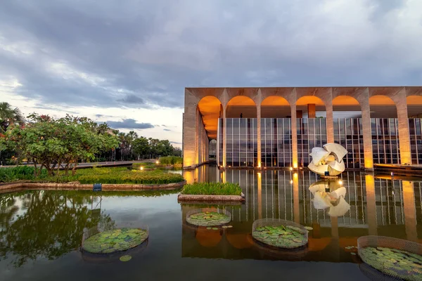 Brasilia Brezilya Ağustos 2018 Itamaraty Sarayı Gece Aydınlandı Brasilia Distrito — Stok fotoğraf