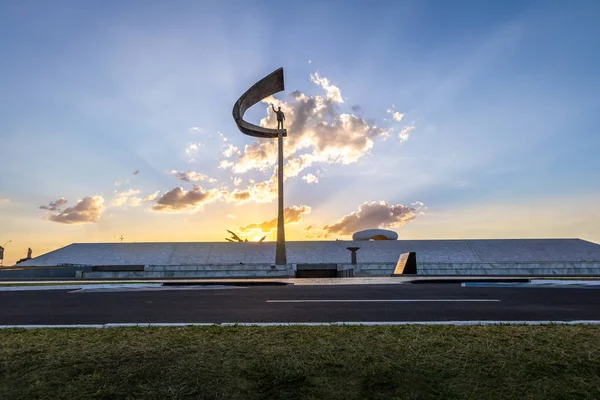 Brasilien Brasilien August 2018 Denkmal Juscelino Kubitschek Denkmal Bei Sonnenuntergang — Stockfoto