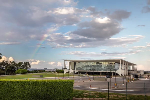 Brasilia Brazylia Sierpień 2018 Planalto Palace Rainbow Niebie Brasilia Miasto — Zdjęcie stockowe