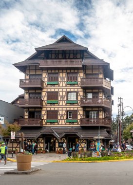 Gramado, Brezilya - 19 Mayıs 2017: Street ve mimari Gramado city - Gramado, Rio Grande do Sul, Brezilya