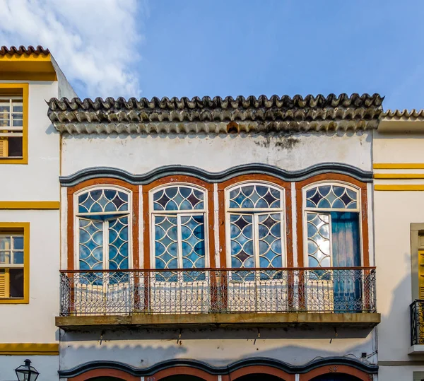 サンパウロジョアンデルレイ ミナスジェ ライス州 ブラジルの植民地建物のバルコニーのストリート ビュー — ストック写真