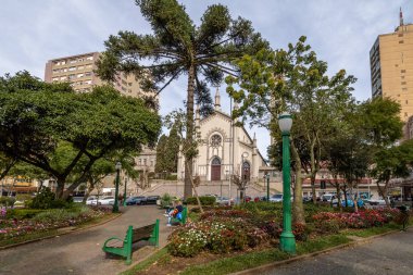 Dante Alighieri Meydanı ve Santa Teresa D 'Avila Katedrali - Caxias do Sul, Rio Grande do Sul, Brezilya