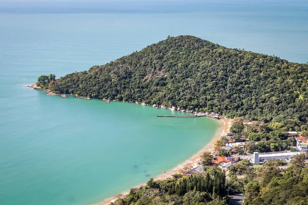Praia de Laranjeiras Beach - Balneario Camboriu, Santa Catarina, Brezilya havadan görünümü