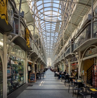 Curitiba, Brezilya - Ağustos 23, 2017: 24 saat Street - Curitiba, Parana, Brezilya