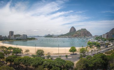 Botafogo, Guanabara Körfezi ve Sugar Loaf Dağı havadan görünümü - Rio de Janeiro, Brezilya
