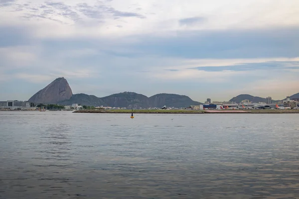 Rio Janeiro Repülőtér Sugar Loaf Háttér Rio Janeiro Brazília — Stock Fotó