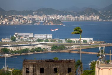 Uçağı Santos Dumont Havaalanı - Rio de Janeiro, Brezilya kalkıyor, havadan görünümü