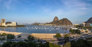 Sugar Loaf ve Botafogo Plajı'nın Guanabara Körfezi - Rio de Janeiro, Brezilya Hava panoramik