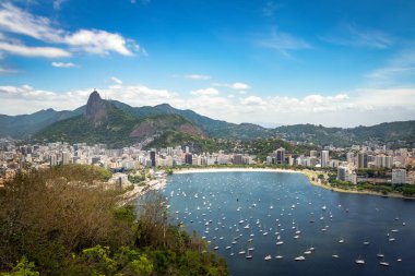 Rio de Janeiro ve Guanabara Körfezi Corcovado dağ - Rio de Janeiro, Brezilya ile havadan görünümü