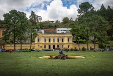 Petropolis, Brezilya - 9 Kasım 2017: Sarı Saray (Palacio Amarelo) Şehir Konseyi (Camara Belediyesi) - Petropolis, Rio de Janeiro, Brasil