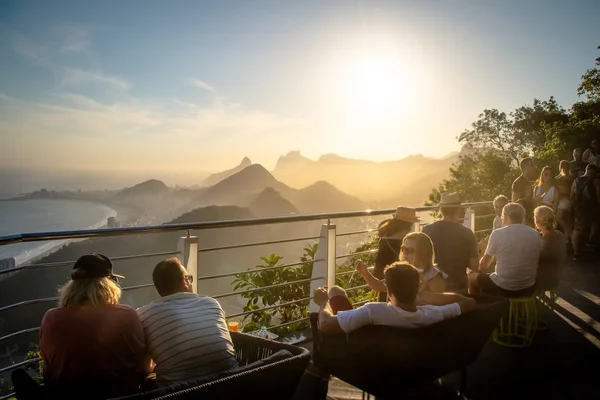 Río Janeiro Brasil Nov 2017 Gente Viendo Puesta Sol Sobre — Foto de Stock