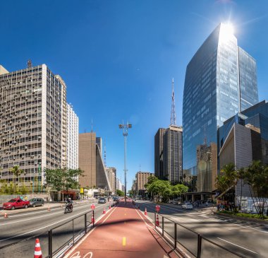 Sao Paulo, Brezilya - 11 Kasım 2017: Paulista Caddesi - Sao Paulo, Brezilya
