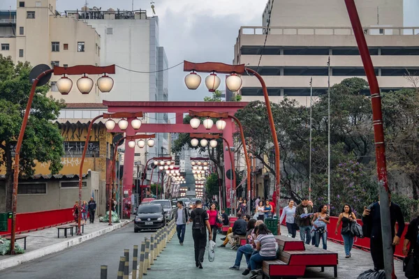 Sao Paulo Brasil Septiembre 2017 Puerta Torii Avenida Liberdade Barrio —  Fotos de Stock