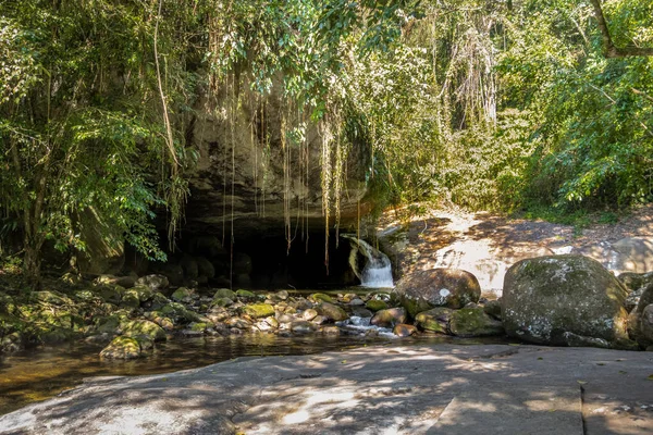 Cascata Cachoeira Toca Ilhabela San Paolo Brasile — Foto Stock