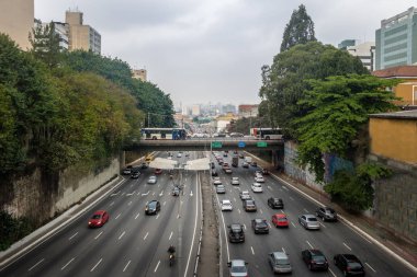 Büyük Avenue geçiş Liberdade Bulvarı Liberdade Japon mahallesinde - Sao Paulo, Brezilya