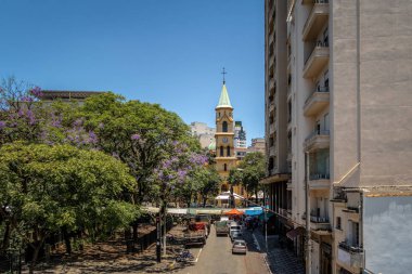 Santa Cecilia Church görünümünden yükseltilmiş Otoban bilinen Minhocao (Elevado Başkan Joao Goulart) - Sao Paulo, Brezilya