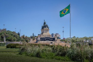 Bağımsızlık Brezilya (Monumento Independencia Brasil) bağımsızlık Park (Parque da Independencia) anıt Ipiranga - Sao Paulo, Brezilya Brezilya bayrağı ile